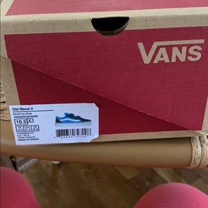 New in box toddler boy Vans Old Skool sneakers